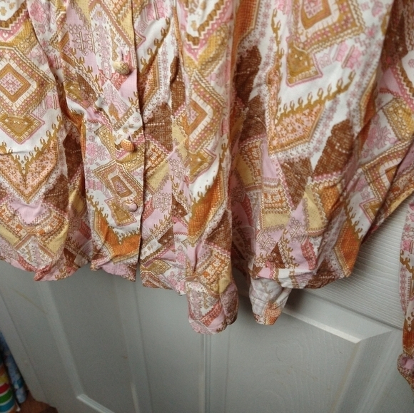 J. Jill  v neck front button minimalist pleated blouse. Size L - Picture 6 of 10